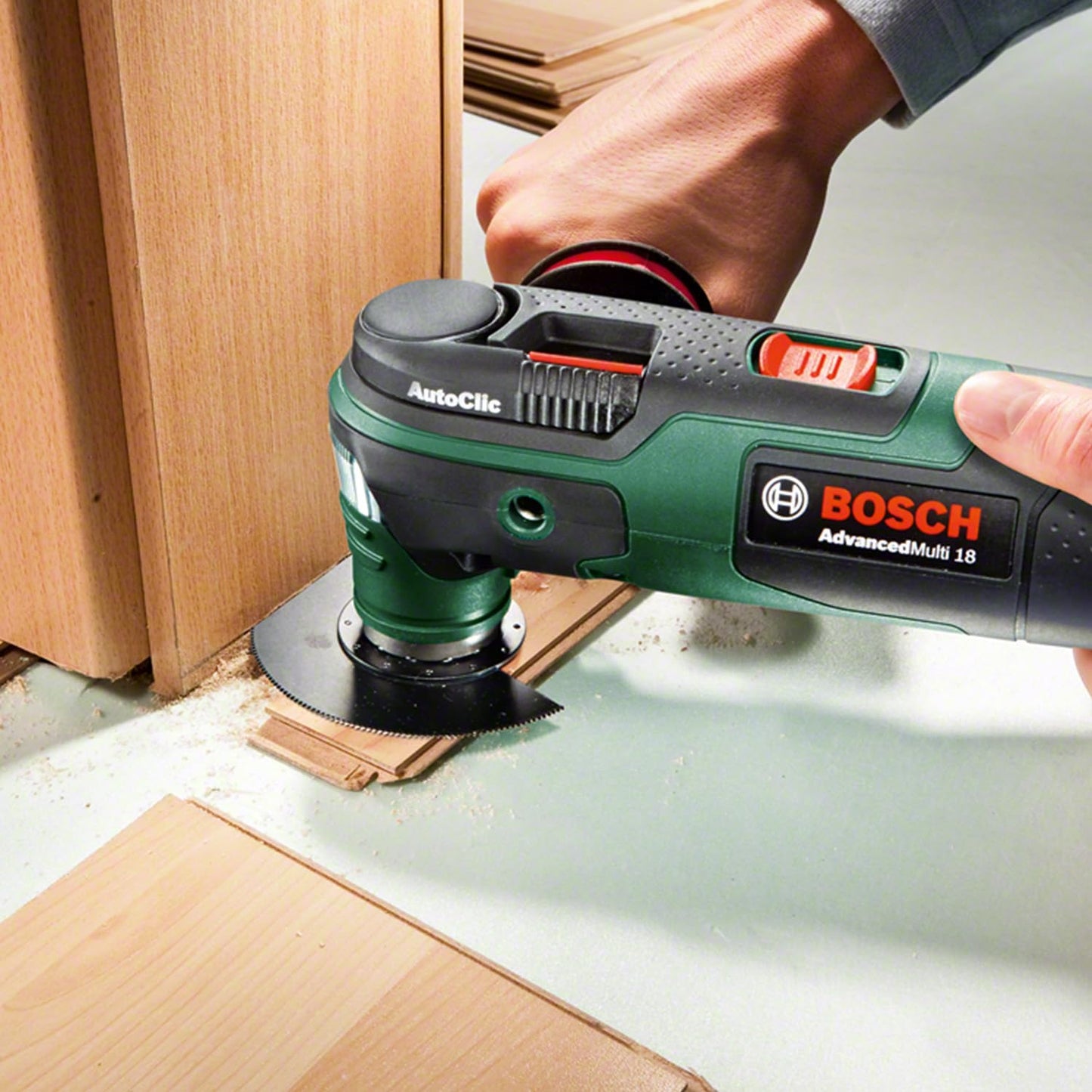 Bosch Multifunktionswerkzeug AdvancedMulti 18 (ohne Akku, 18-Volt-System, Universal-Zubehör-Set, in SystemBox | Größe S) - Amazon Edition