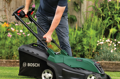 Bosch leistungsstarker Akku-Rasenmäher AdvancedRotak 36V-44-750 (zum Rasenmähen; 36-Volt-System; Schnittbreite: 44 cm; ohne Akku)
